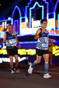 BIB: 412, 0537, 40050
                            <button type="button" onclick="openModal(22842762)" class="btn btn-primary btn-sm float-right btn-popup" data-toggle="modal" data-target=".modal-high-quality">
                        <i class="fas fa-shopping-cart"></i> Add to Cart
                    </button>
                                            <button type="button" onclick="isThisMe(22842762, true)" class="btn btn-success btn-sm float-right btn-popup btn-isme hidden" data-toggle="tooltip" data-placement="bottom" title="นี่คือรูปของคุณใช่ไหม คลิกที่นี่เพื่อเอาเข้าอัลบั้ม">
                        <i class="fas fa-plus"></i> Add to album
                    </button>
                    <button type="button" onclick="isThisMe(22842762, false)" class="btn btn-warning btn-sm float-right btn-popup btn-isnotme hidden">
                        <i class="fas fa-ban"></i> Remove from album
                    </button>